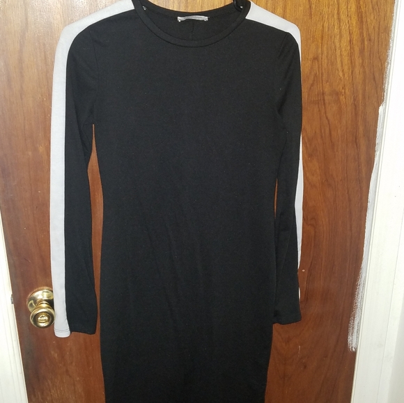 Black dress - Picture 2 of 4